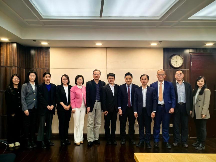 特首政策組組長黃元山博士、副組長王春新博士及研究人員拜訪國家商務部。