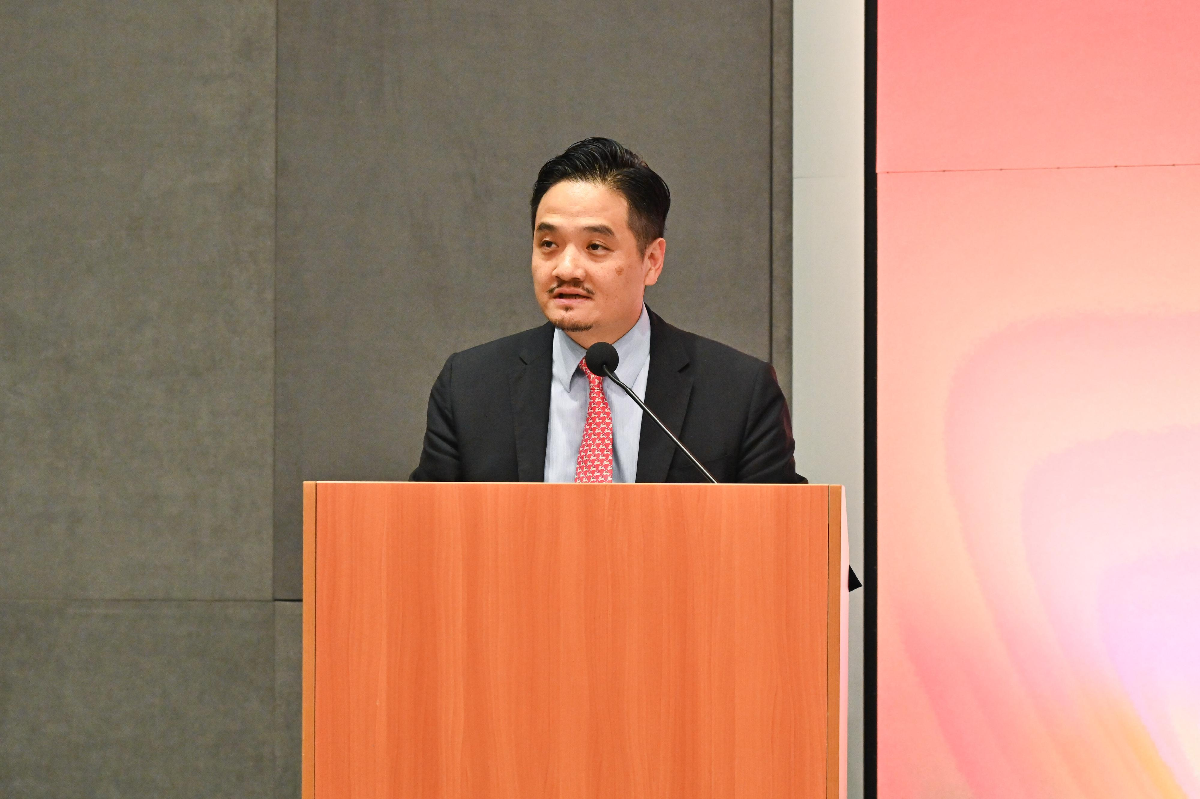 特首政策組組長黃元山博士於研討會致辭。