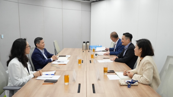黃元山博士及副組長王春新博士與阿里雲智能集團副總裁安筱鵬及戰略發展副總裁劉源池會面。