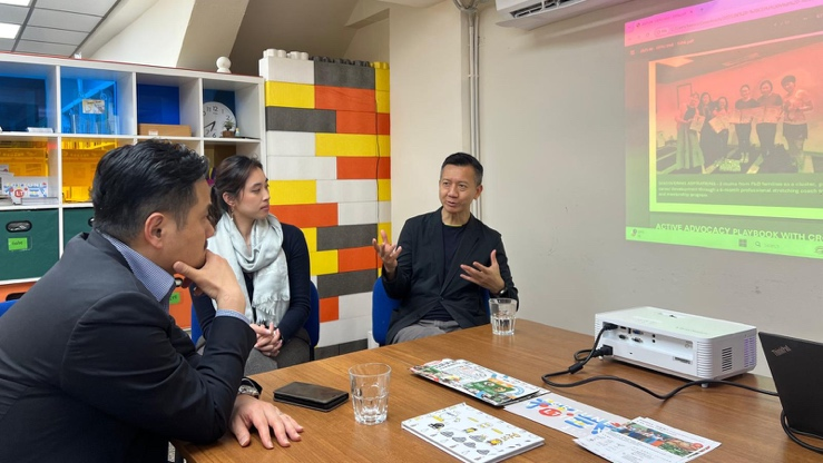 黃元山博士與香港社會創投基金創辦人兼行政總裁魏華星就市區重建、精準扶貧及社會房屋政策等議題進行交流。
