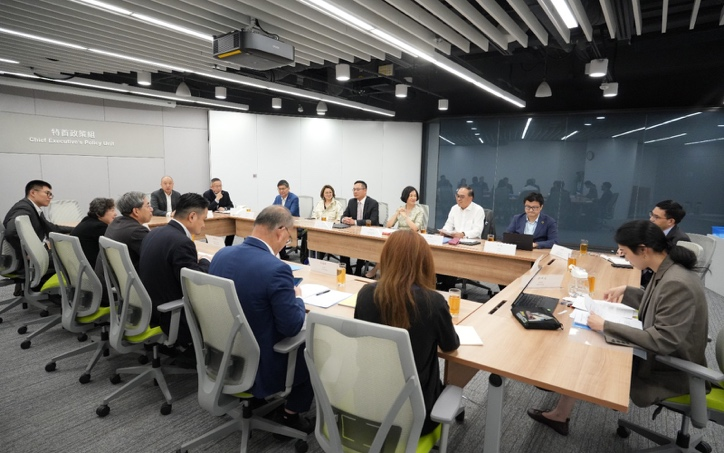 馬建堂及黃元山博士一行與香港船東會代表會面。