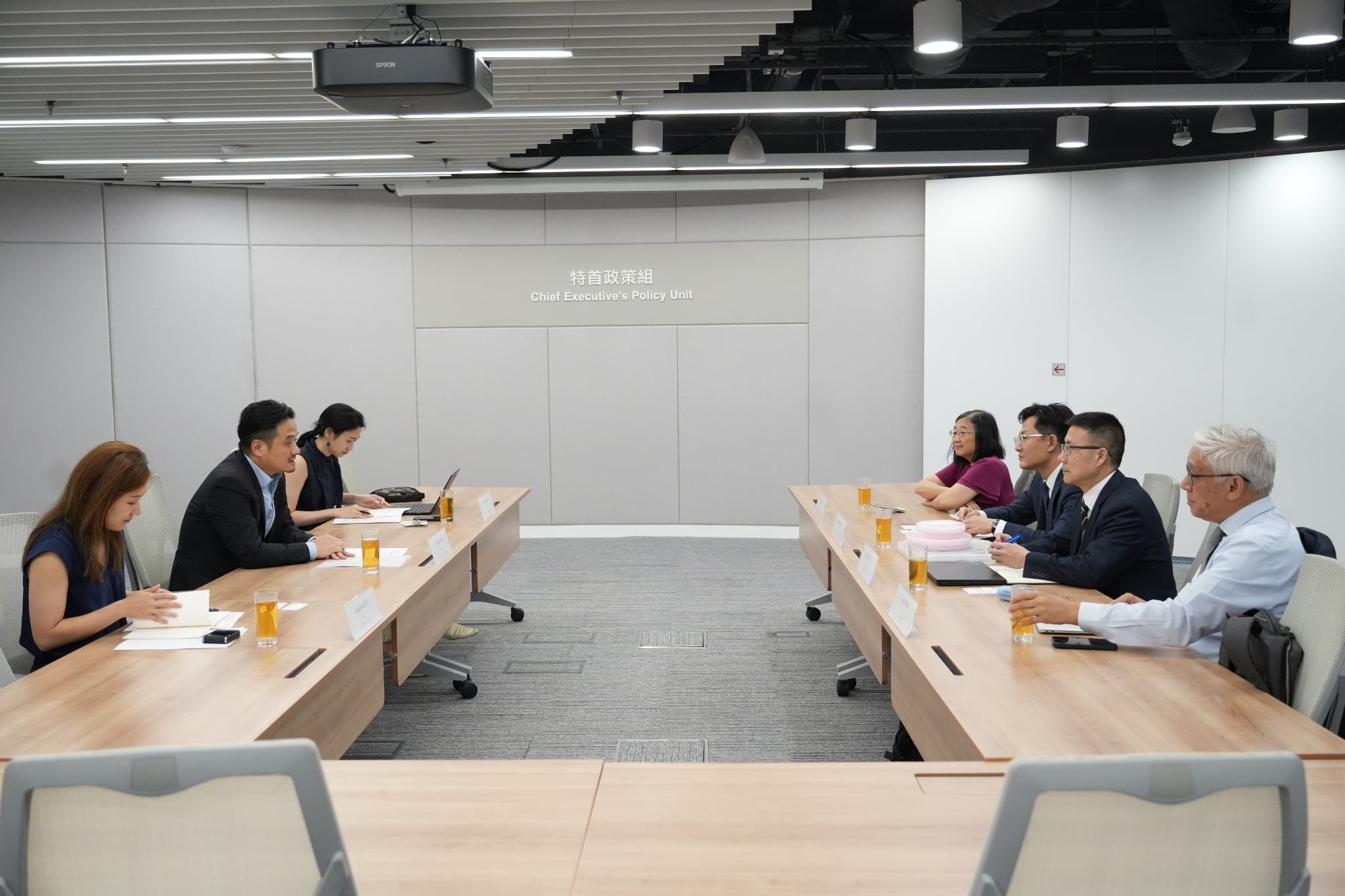 雙方在會面期間討論氮化鎵的發展現狀及潛力。