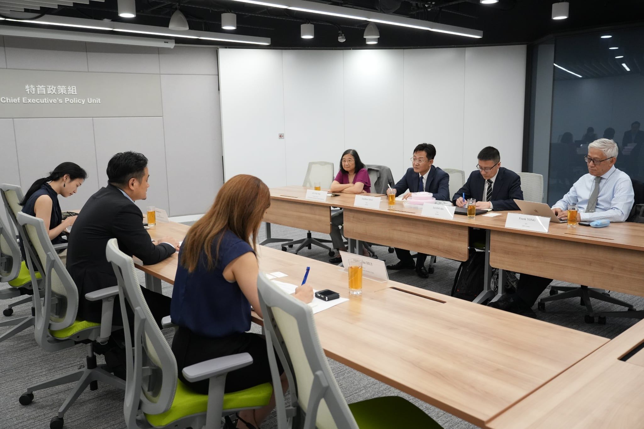 雙方在會面期間討論氮化鎵的發展現狀及潛力。