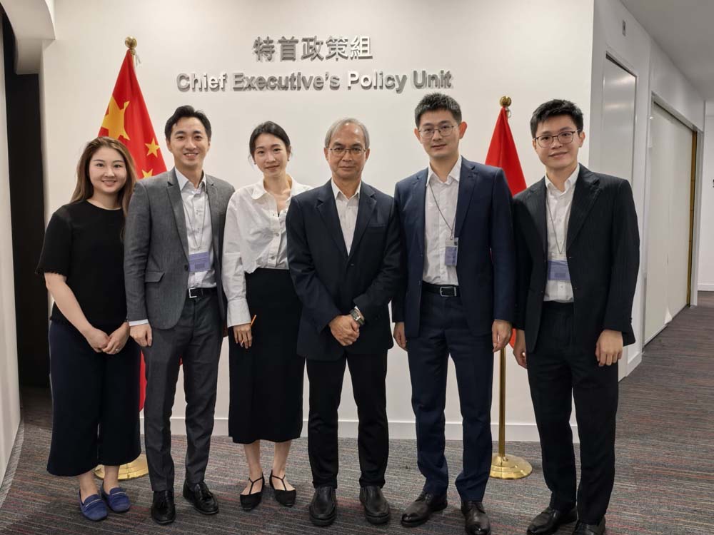 關家明與騰訊集團大灣區公共事務部總監賈韶罡（右二）、郭晁霖（左二）、副總監蔡嘉麟（右一）及助理總監王哲珺（左一）會面。