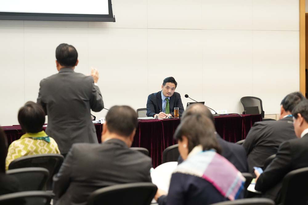 出席人大及全國政協《施政報告》簡報會