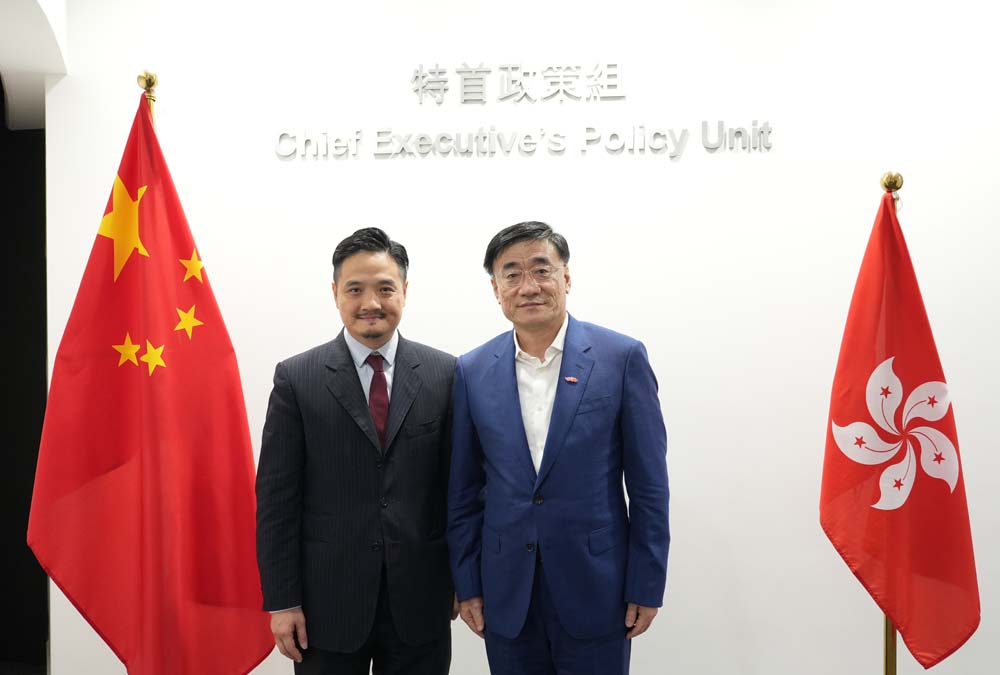 黃元山博士與國家移民管理局（中華人民共和國出入境管理局）黨組成員、副局長張勇會面。