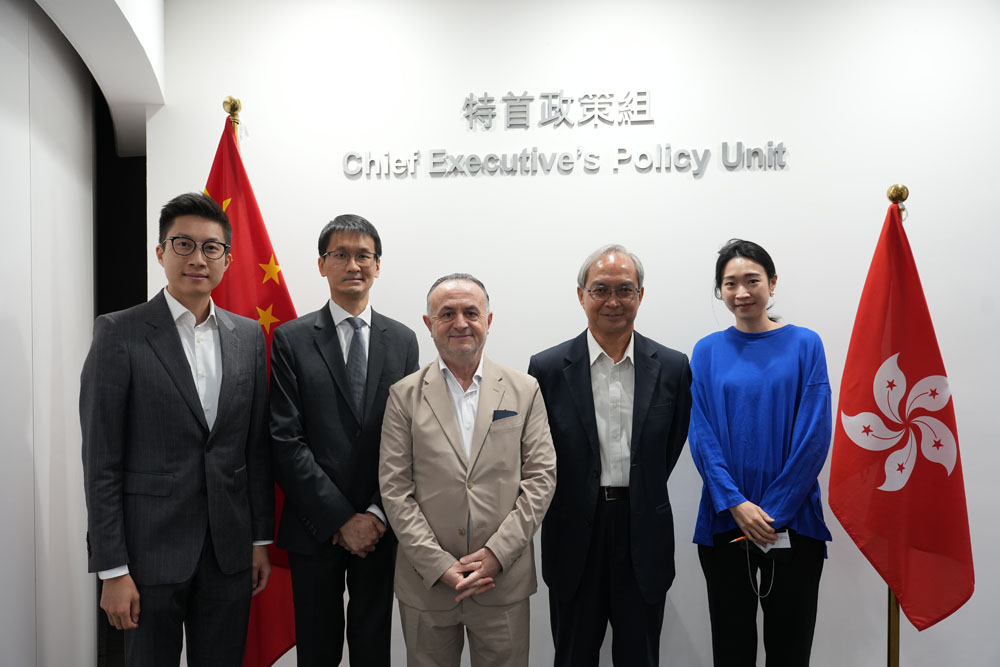 特首政策組副組長歐陽力及關家明與伊斯坦堡商會副秘書長Özcan Tokel（中）會面。