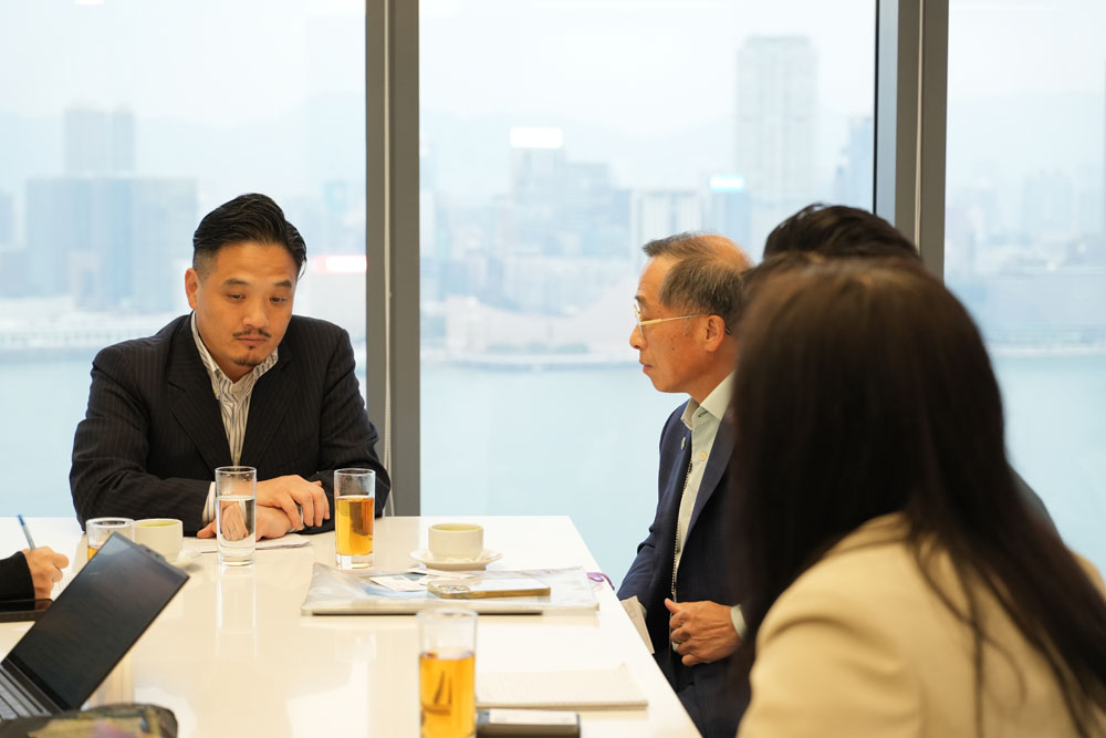 黃元山博士與建造業議會主席何安誠會面。