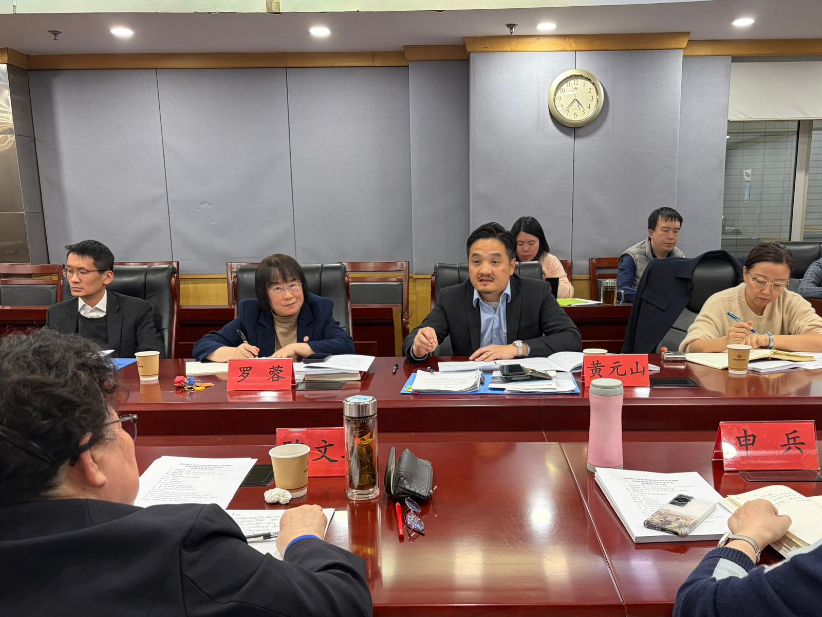 黃元山博士在會上發言。