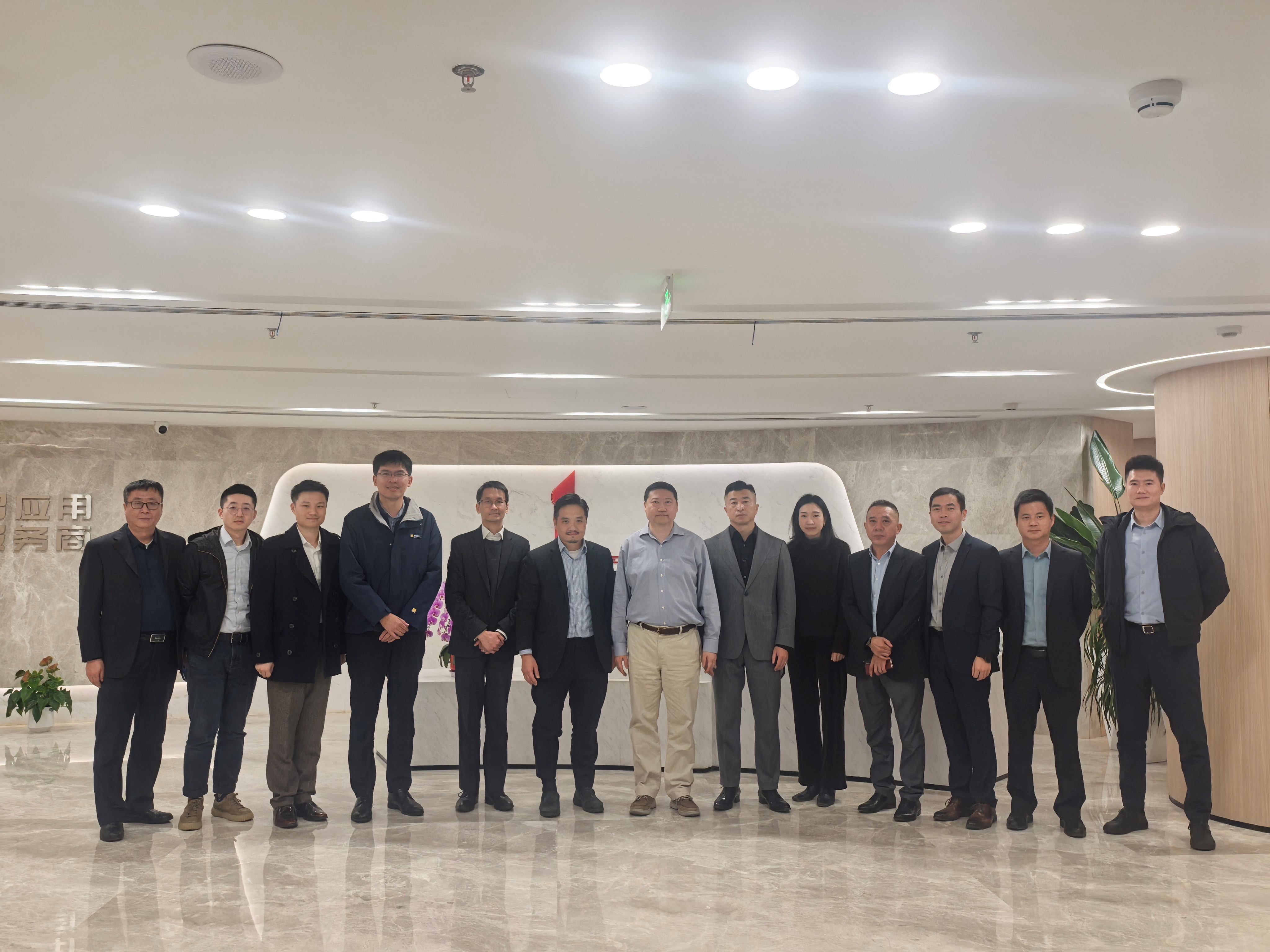 特首政策組一行到訪中國科學院控股有限公司。