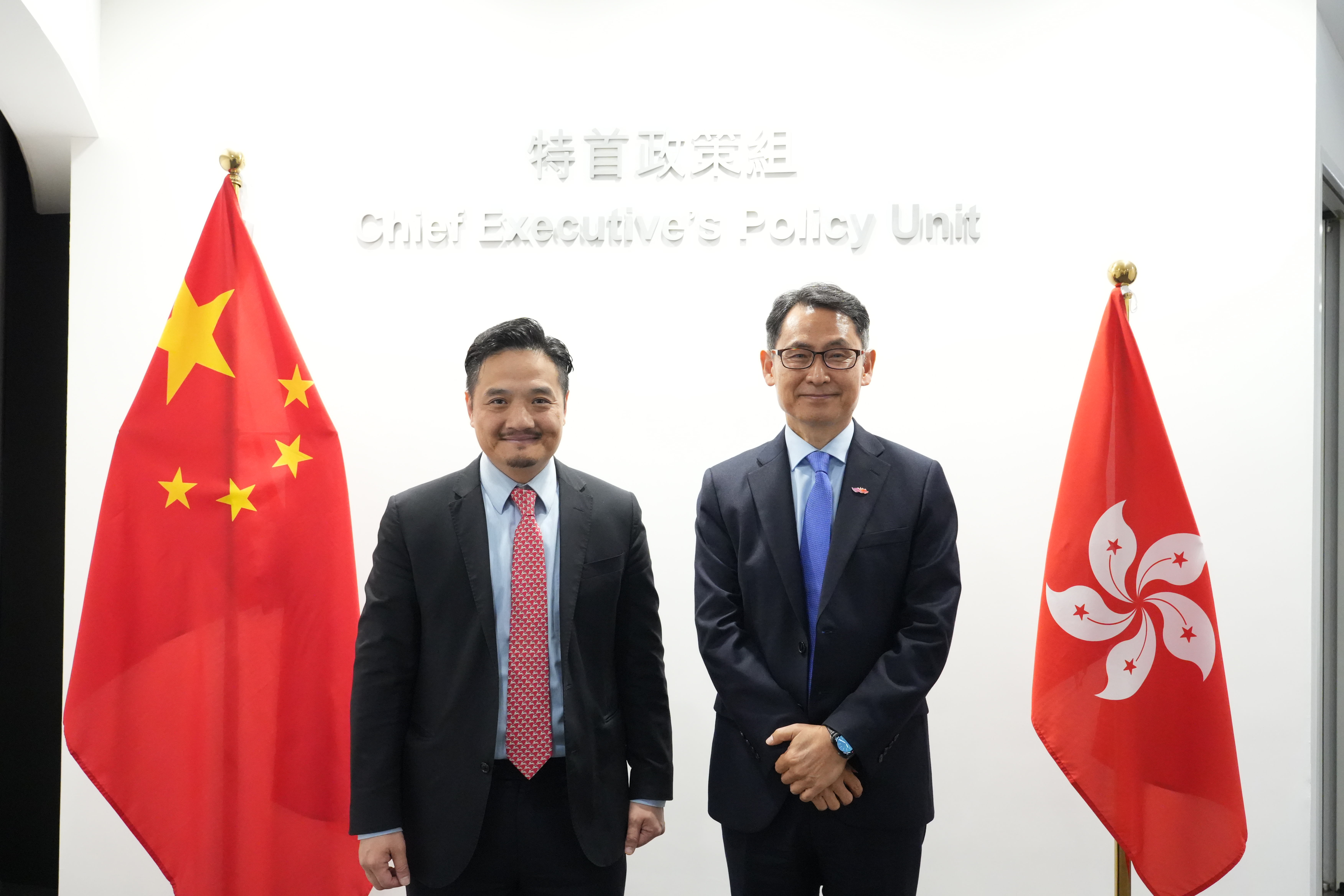 黃元山博士與東盟與中日韓宏觀經濟研究辦公室顧問小組成員許樟教授會面。