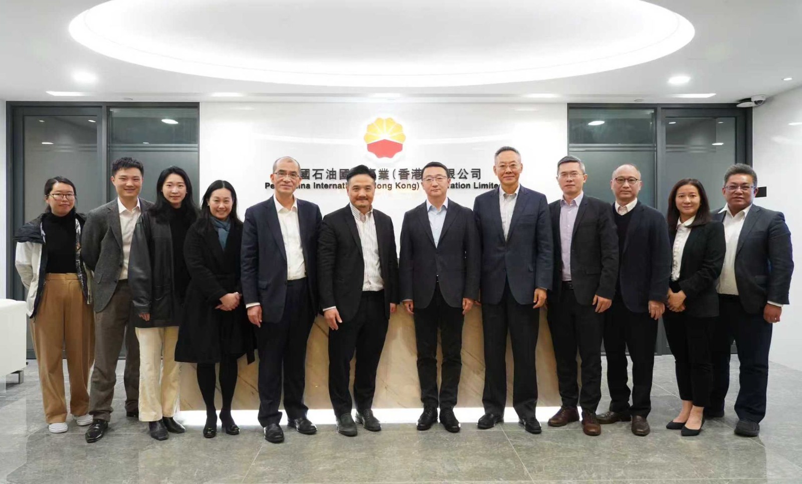 黃元山博士與中國石油國際事業（香港）一行會面。