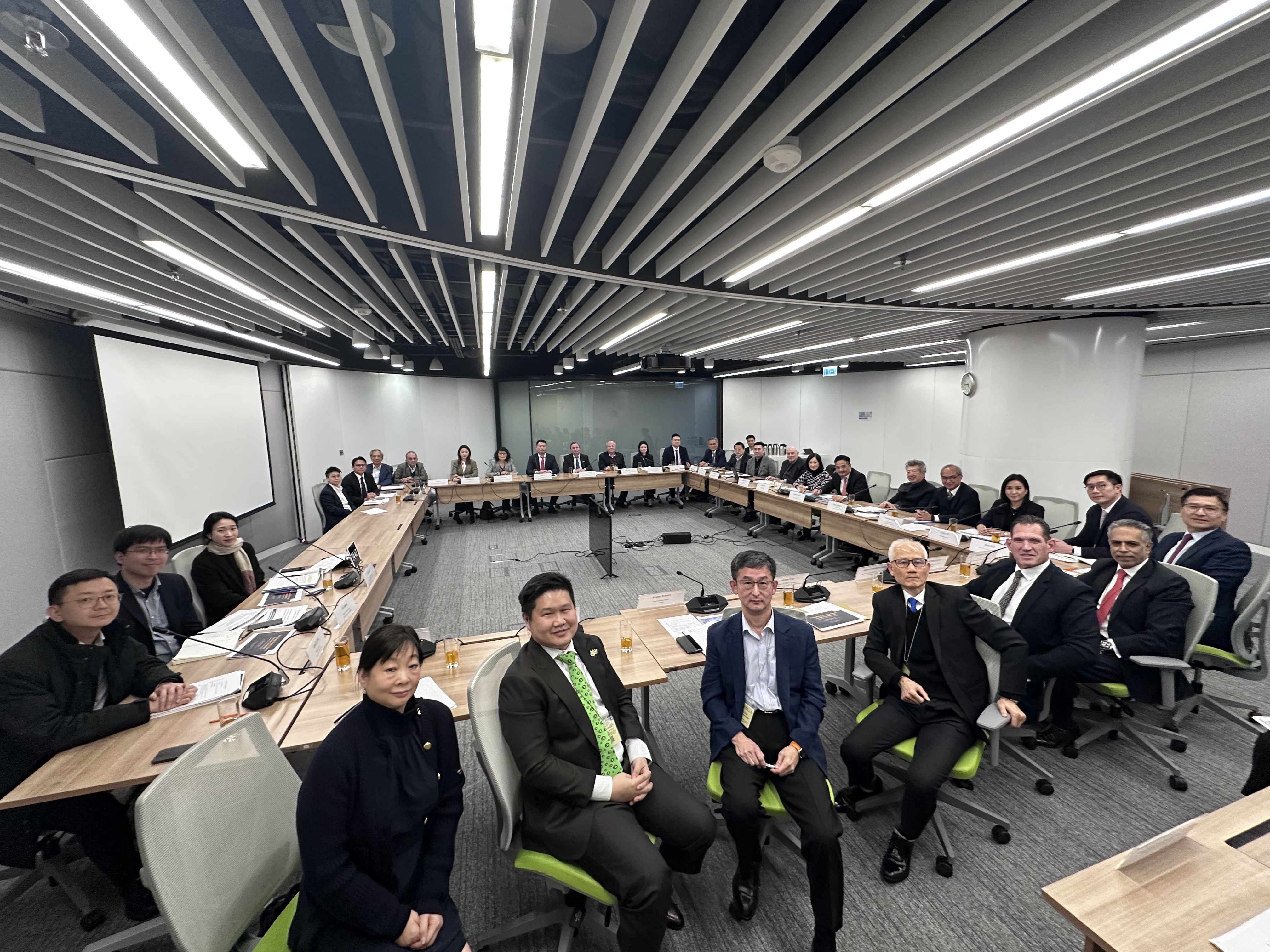 特首政策組舉辦圓桌會議，匯聚海內外專家探討香港在全球太空經濟蓬勃發展中的戰略定位與機遇。