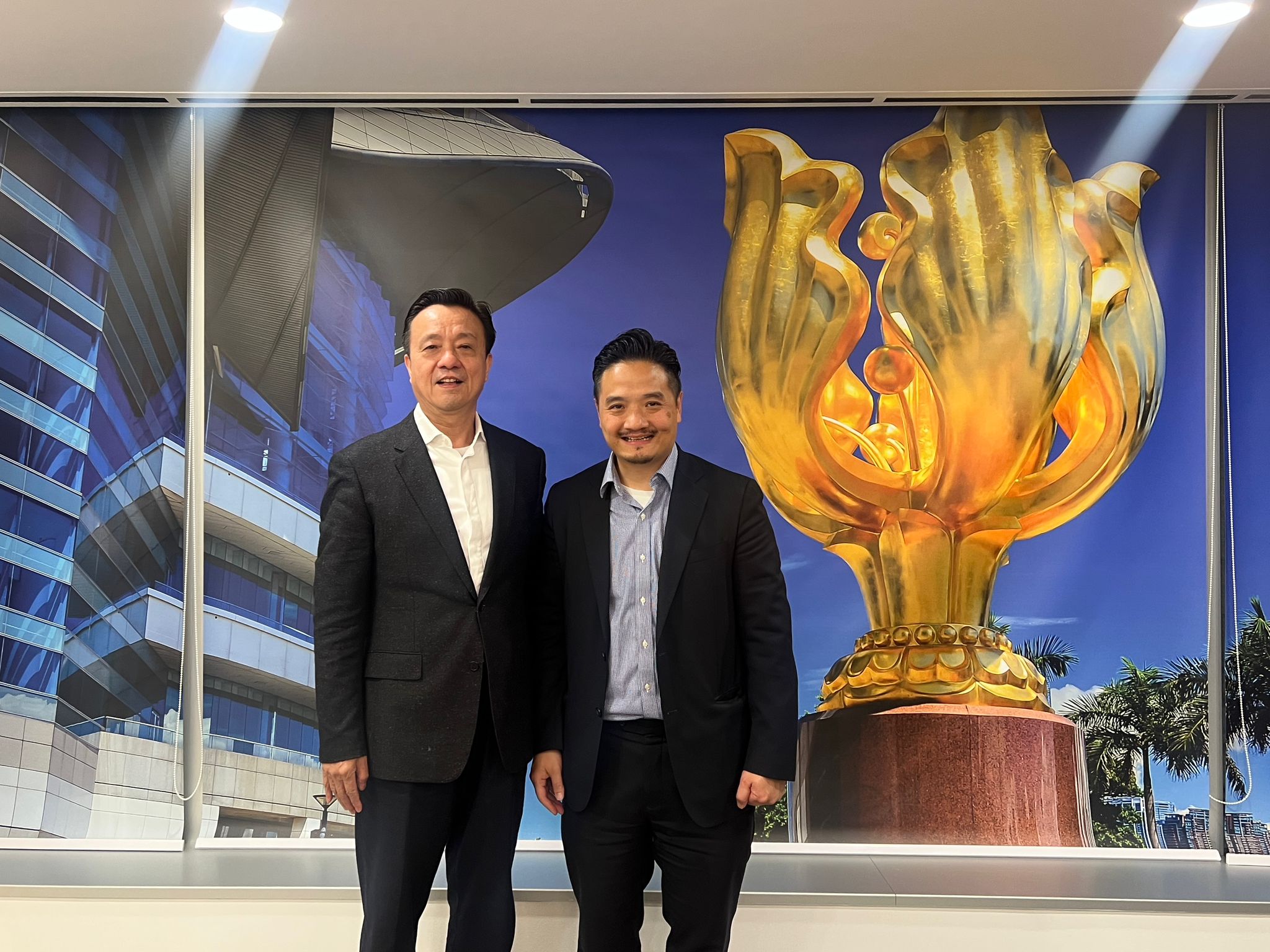 黃元山博士與全國政協常委、中國和平統一促進會香港總會會長姚志勝會面。