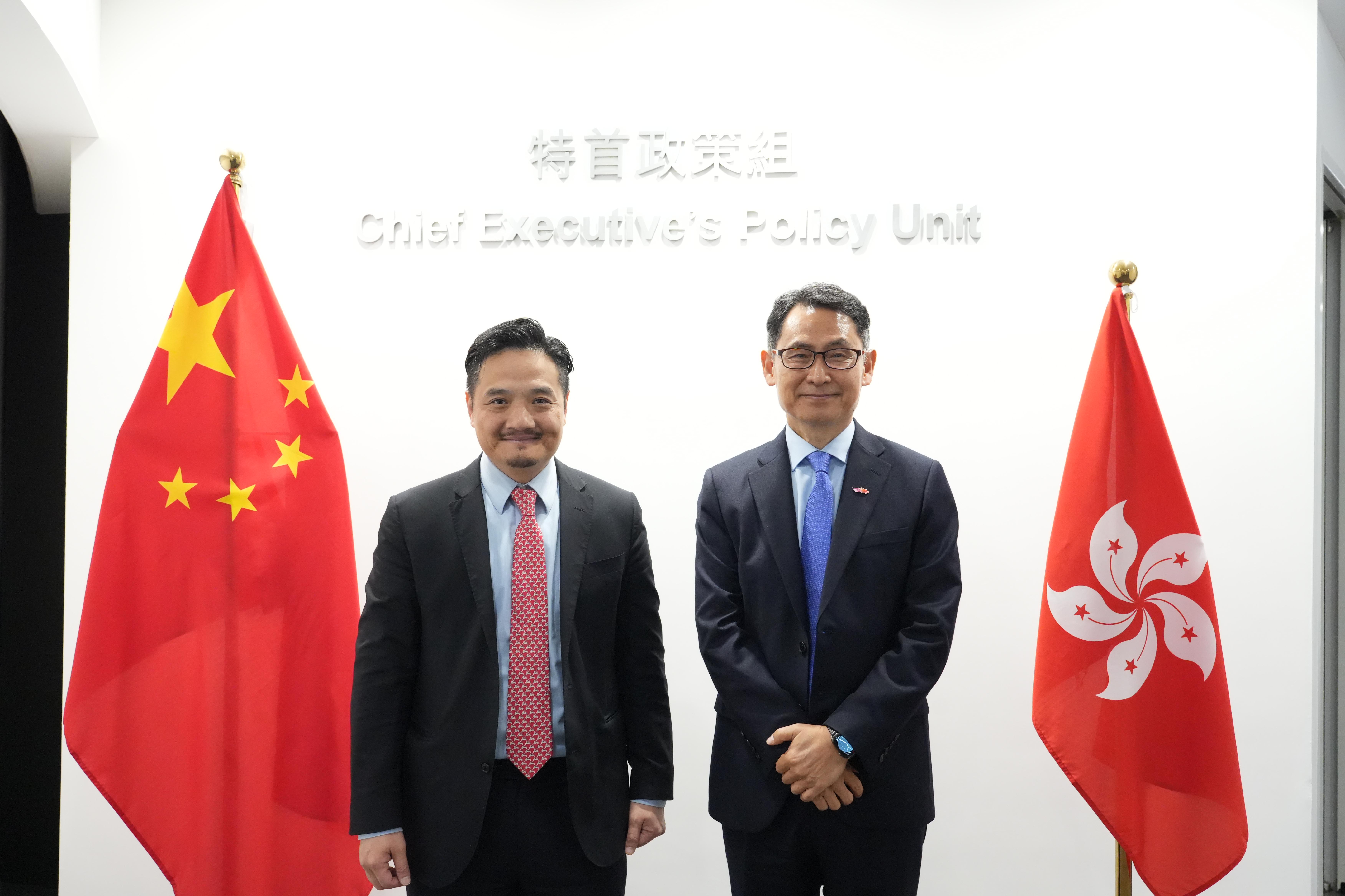 特首政策組組長黃元山博士在會議上發言。