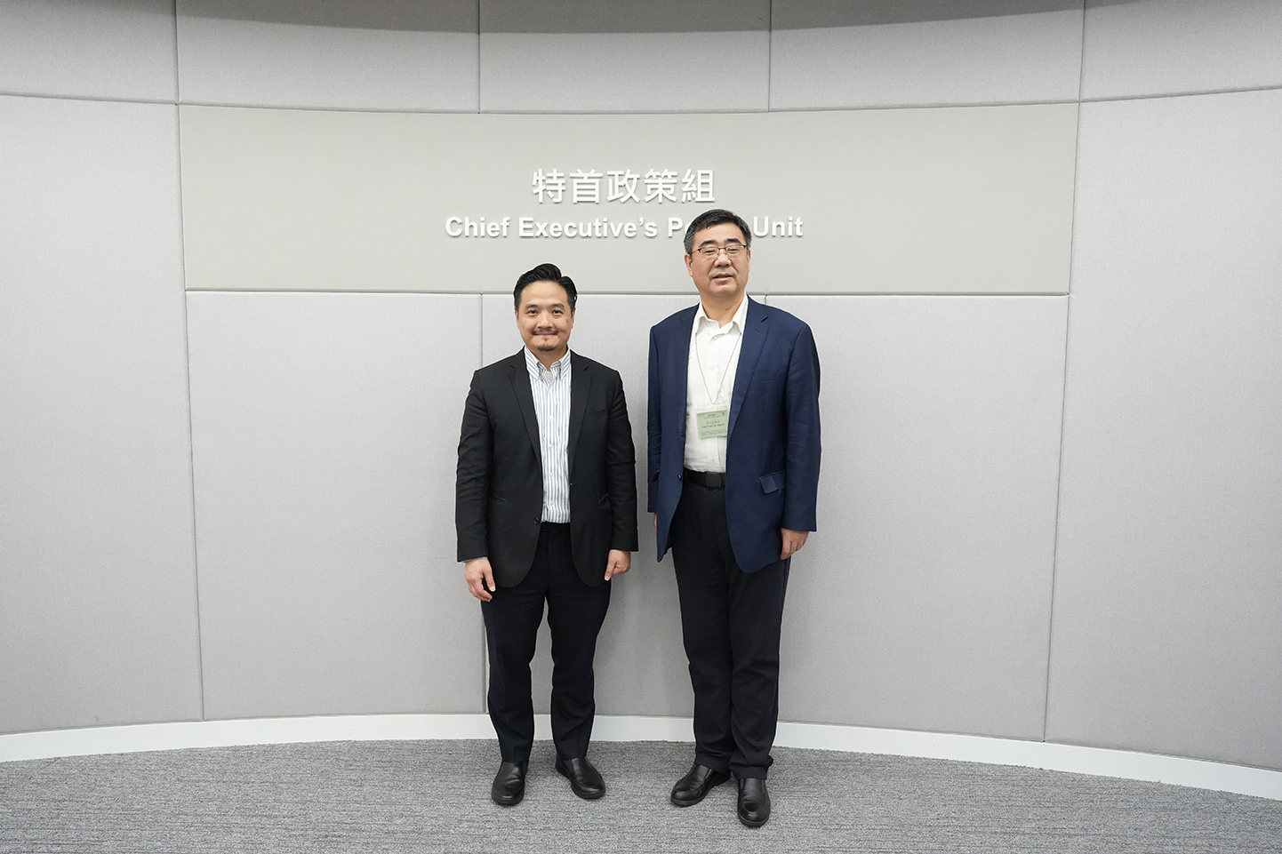 黃元山博士（左）與中國衛通兼亞太衛星董事長孫京（右）會面。