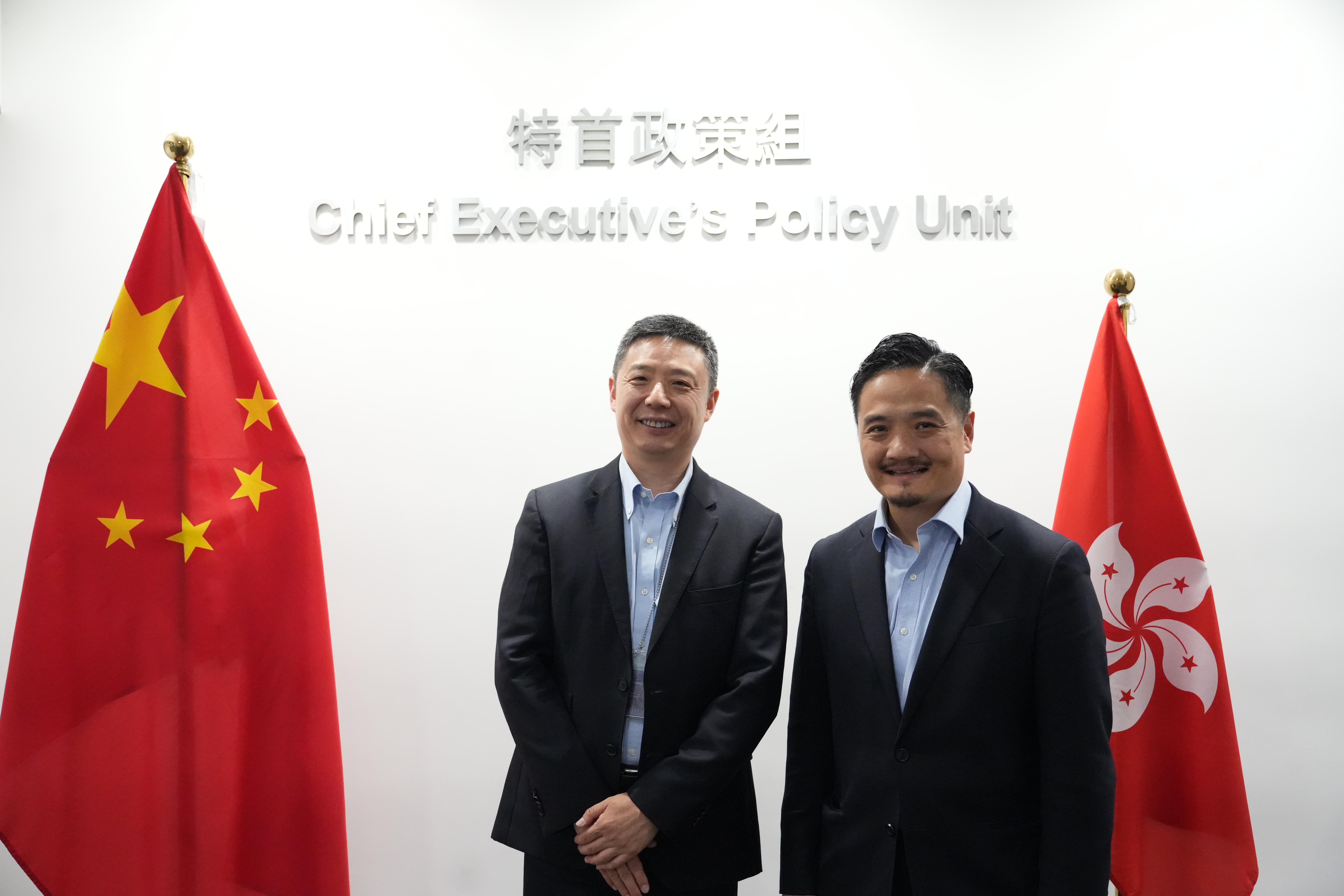 黄元山博士（右）与特首顾问团成员、赛昉科技创始人兼行政总裁徐滔（左）会面。
