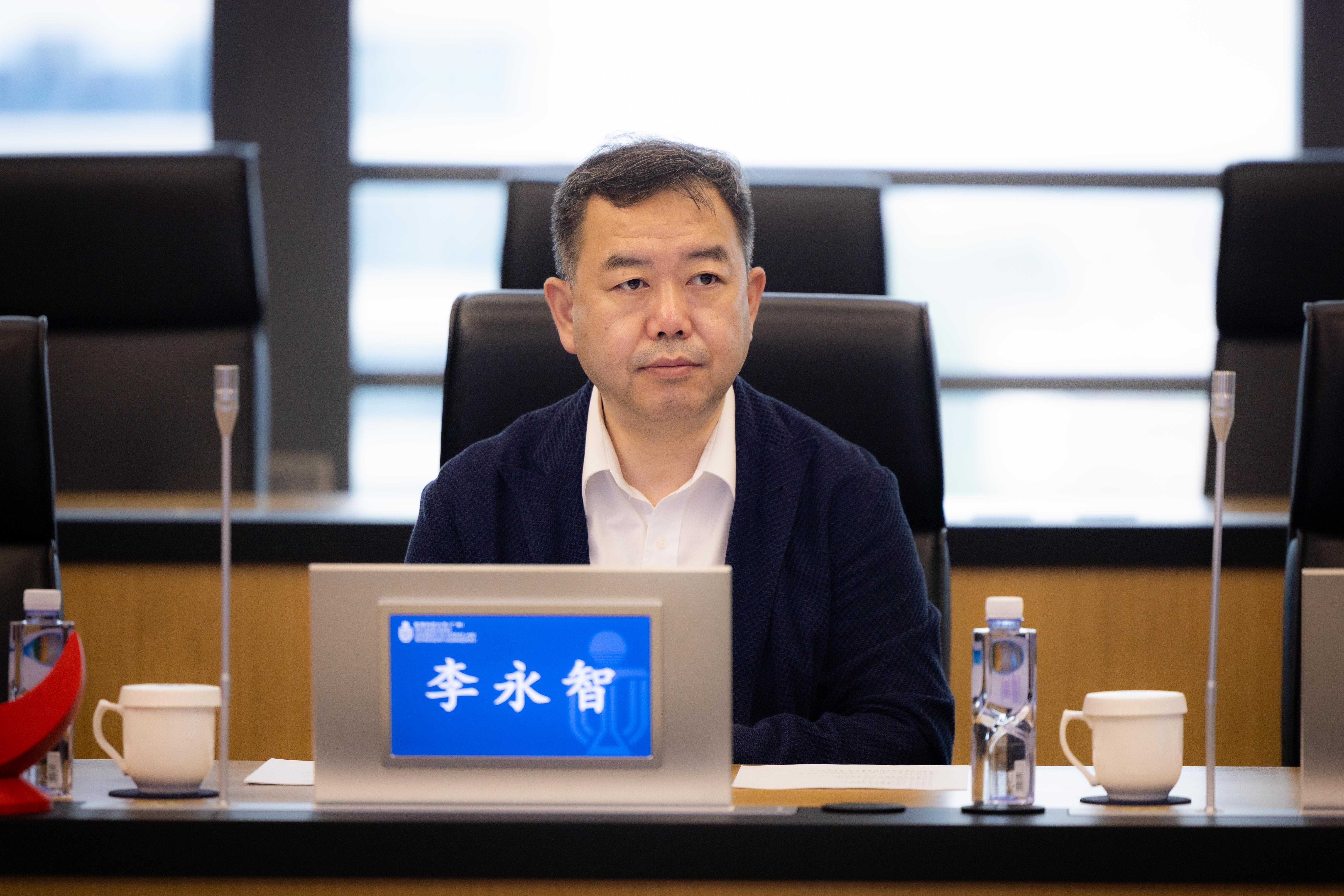 教科院院长李永智率团出席座谈会。