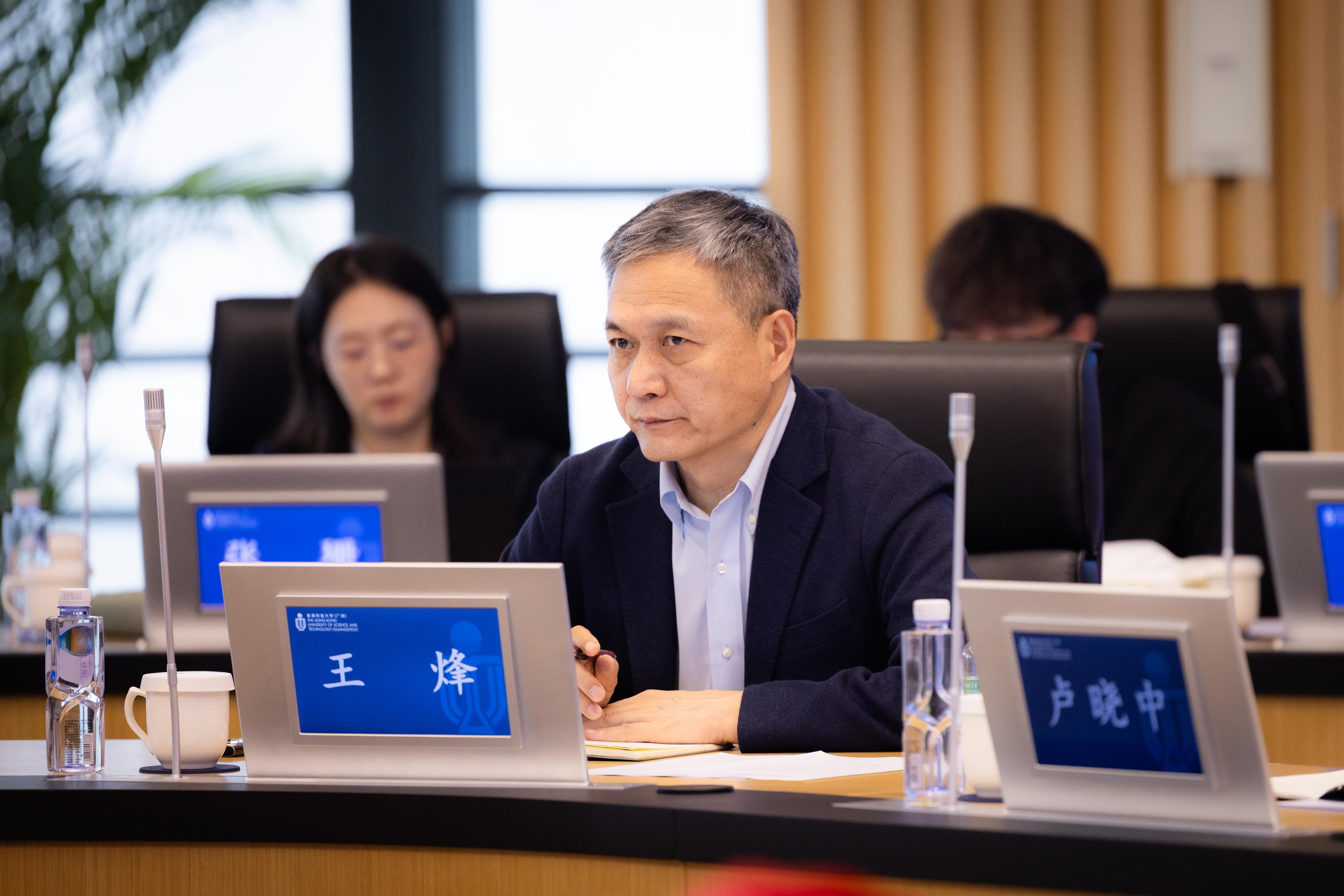 教科院教育体制机制改革研究所所长王烽发表专题演讲。