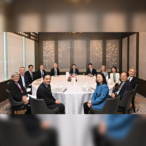 行政长官就《施政报告》听取特首顾问团意见（附图／短片）