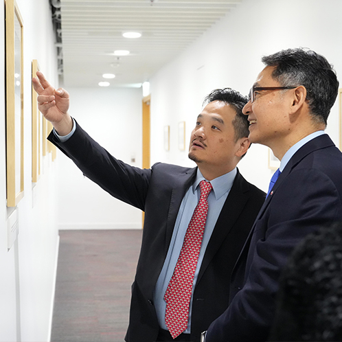 與東盟與中日韓宏觀經濟研究辦公室顧問小組成員許樟教授會面
                            深化港韓經濟交流 (Chinese only)