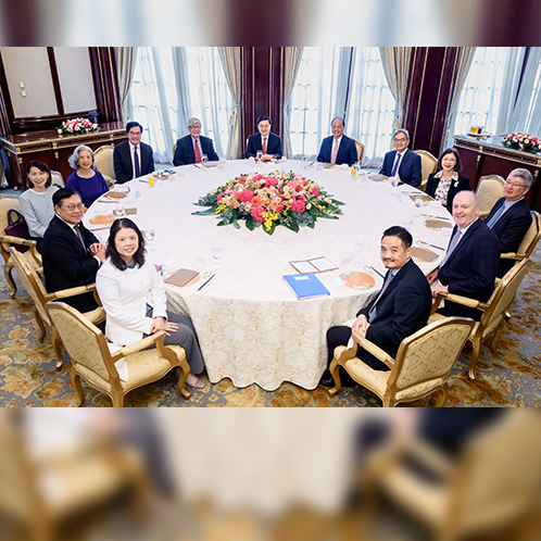 行政長官就香港第一個五年規劃及二○二六年《施政報告》聽取特首顧問團意見（附圖）